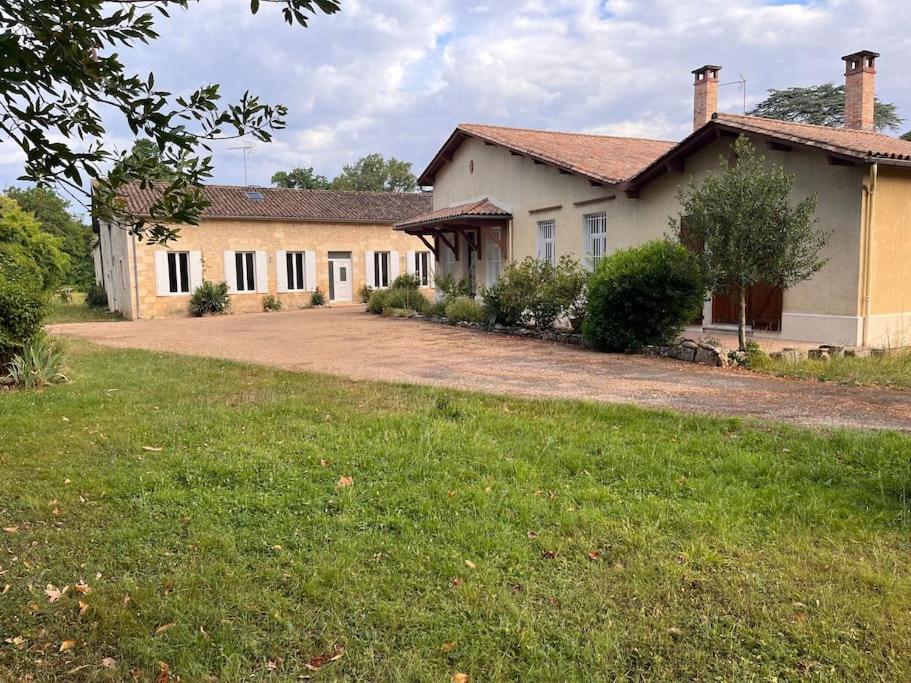 Domaine Clos Et Arbore De 3 Ha Avec Deux Maisons Lamothe-Montravel Exterior foto